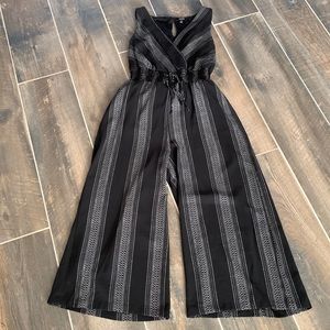 Light and fun black and white jumpsuit